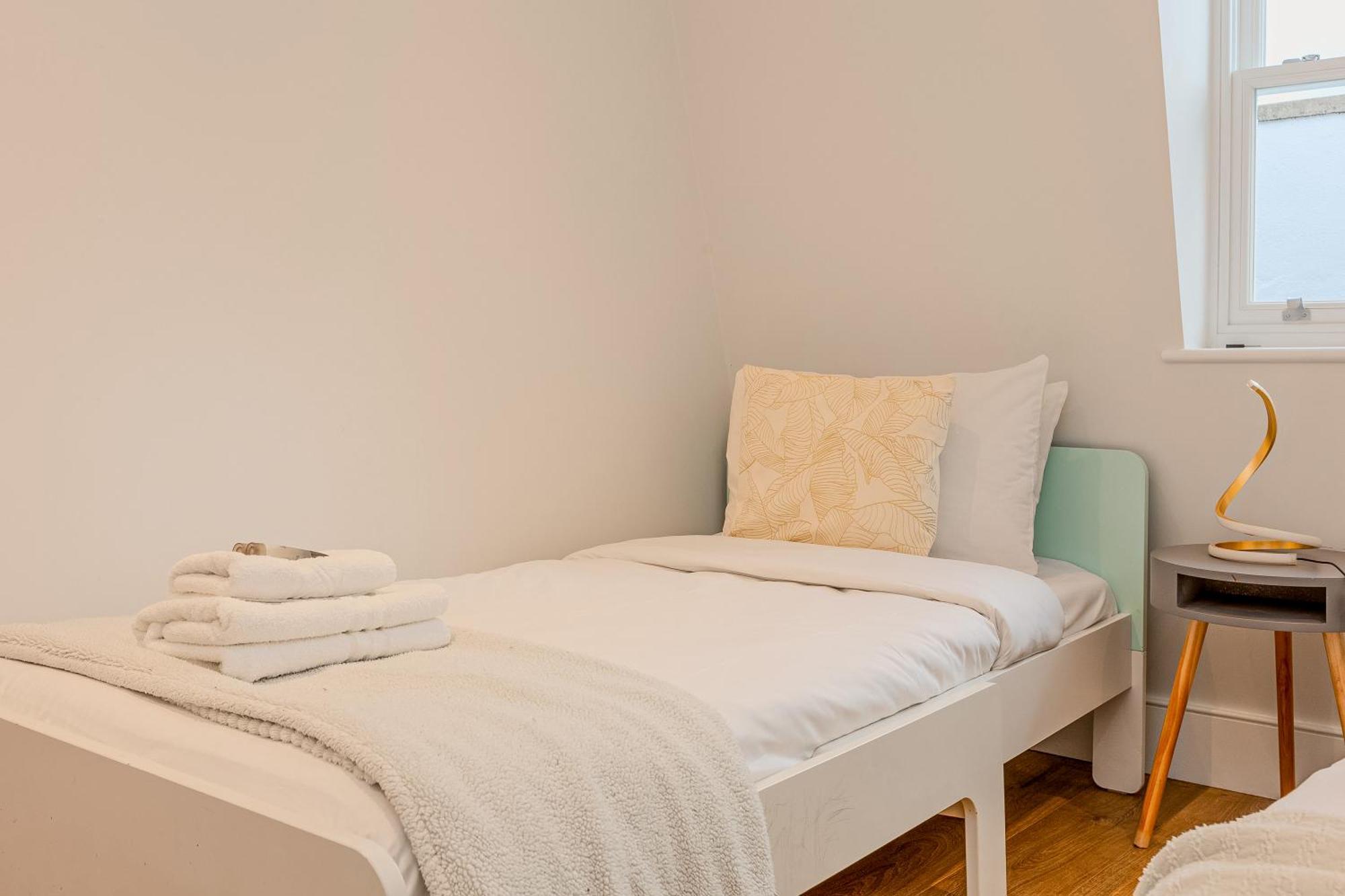 Stylish 3br Mltlv Flat 10min West Kensington St *